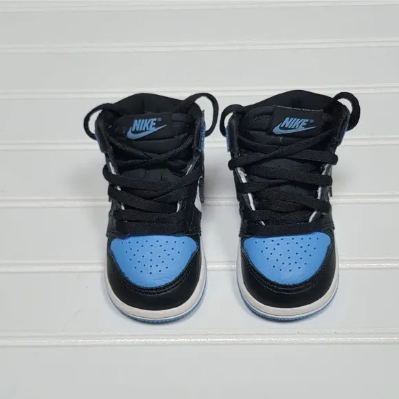 Nike Air Jordan 1 Retro High OG UNC Toe (TD) Sneakers