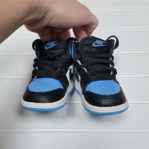 Nike Air Jordan 1 Retro High OG UNC Toe (TD) Sneakers