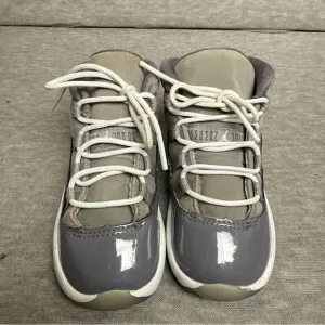 Nike Air Jordan 11 Retro Gray Toddler Size 8C Athletic Shoes Sneakers 378040-005
