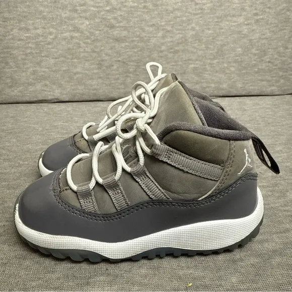 Nike Air Jordan 11 Retro Gray Toddler Size 8C Athletic Shoes Sneakers 378040-005