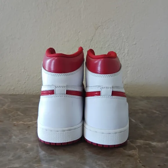 Nike Air Jordan High-Top Sneakers - Metallic Reds Retro (2017) Used
