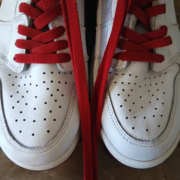 Nike Air Jordan High-Top Sneakers - Metallic Reds Retro (2017) Used
