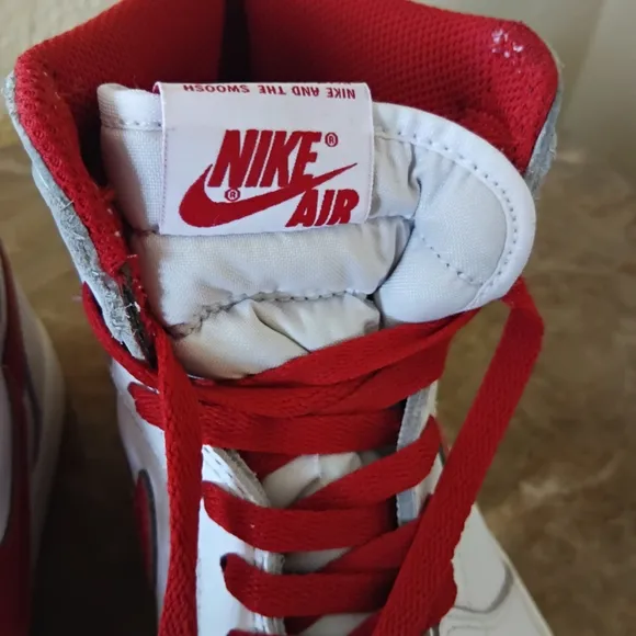 Nike Air Jordan High-Top Sneakers - Metallic Reds Retro (2017) Used
