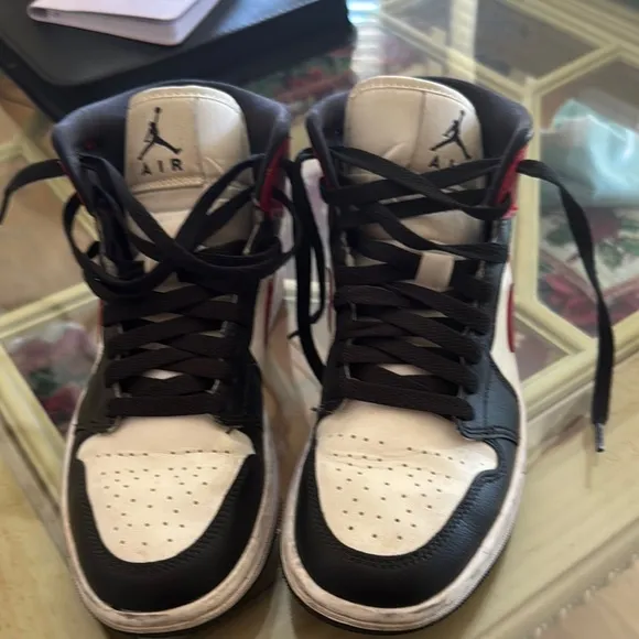 Nike Air Jordan High-Top Sneakers Red Black White