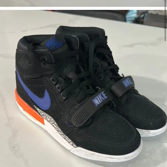 Nike Air Jordan Kids Black and Blue High-Top  boys Sneakers Size 7
