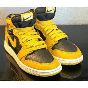 Nike Air Jordans Pollen Sneakers Leather High Top Size 5Y