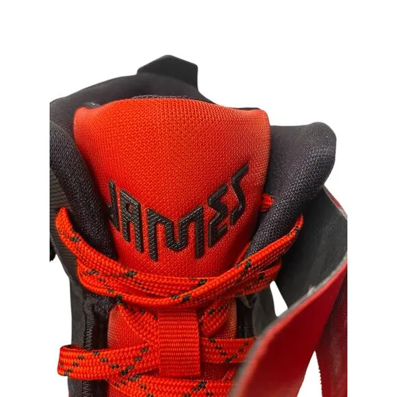 NIKE AIR LEBRON AKRONITE SNEAKERS SIZE 6.5 YOUTH