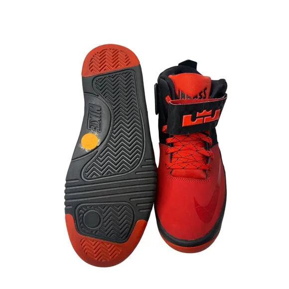 NIKE AIR LEBRON AKRONITE SNEAKERS SIZE 6.5 YOUTH