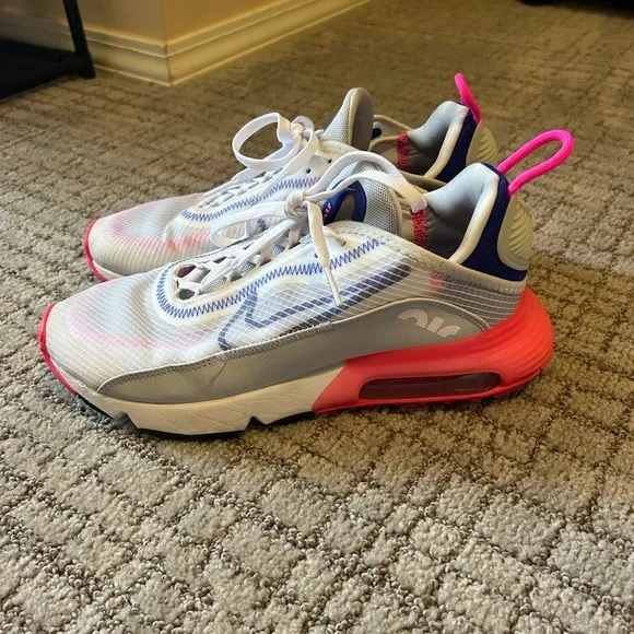 Nike Air Max 2090 White and Pink Shoes