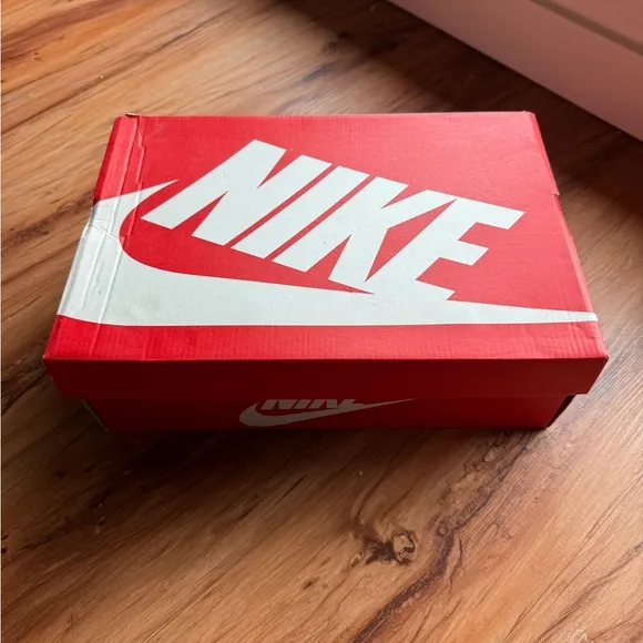 Nike Air Max 2090 White Turf Orange Speckled – Size 10 US Brand new