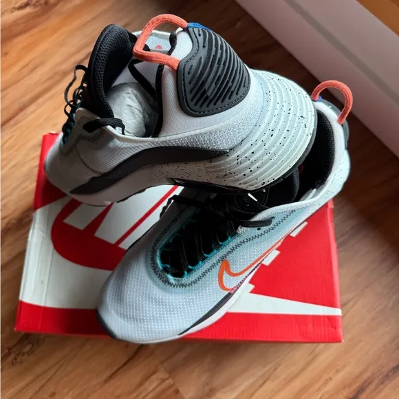 Nike Air Max 2090 White Turf Orange Speckled – Size 10 US Brand new
