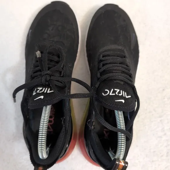 Nike Air Max 270 SE Men's 7 Women's 8.5Running Shoes Black Laser Orange Sneakers