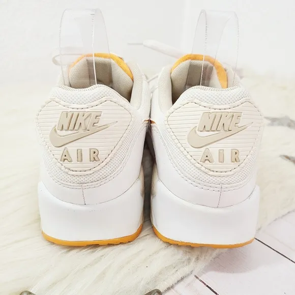 Nike Air Max 90 SE Sneakers Sanddrift Light Curry orange women's size 9