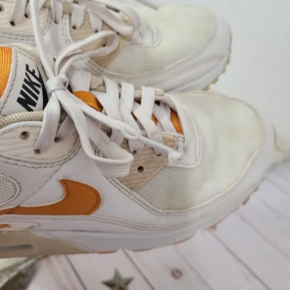 Nike Air Max 90 SE Sneakers Sanddrift Light Curry orange women's size 9