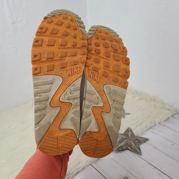 Nike Air Max 90 SE Sneakers Sanddrift Light Curry orange women's size 9