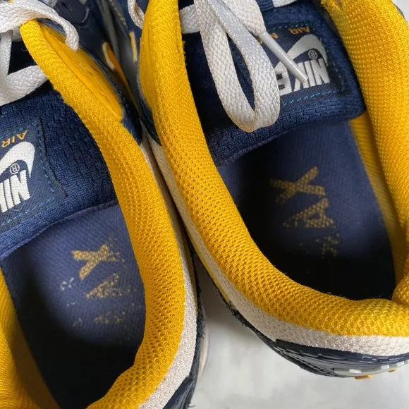 Nike Air Max 90 Sneakers Running Shoes Michigan Navy Blue Yellow Sz 9 DC9845-101