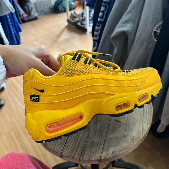 Nike Air Max 95 ReCraft (GS) “NYC Taxi” University Gold Black 3.5Y