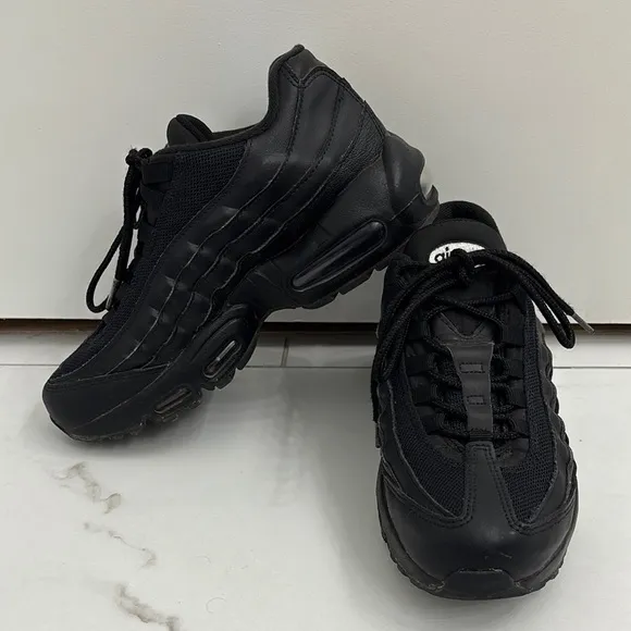 Nike Air Max 95 Recraft GS 'Triple Black' Youth Mens 6.5 (Womens 8)