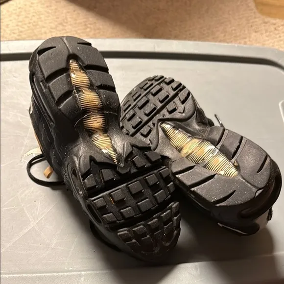 Nike Air Max Men's Black and Tan Sneakers