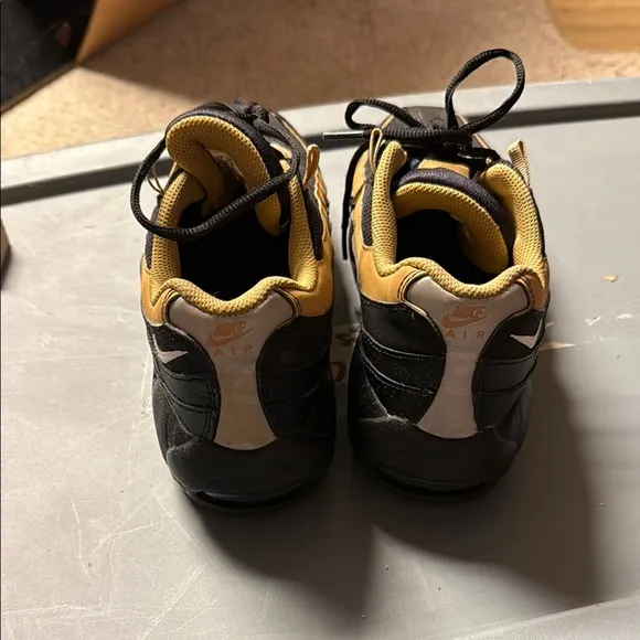 Nike Air Max Men's Black and Tan Sneakers