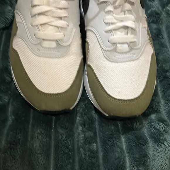 Nike Air Max Men's Shoes - White and Olive