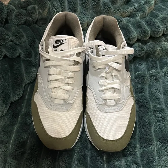 Nike Air Max Men's Shoes - White and Olive