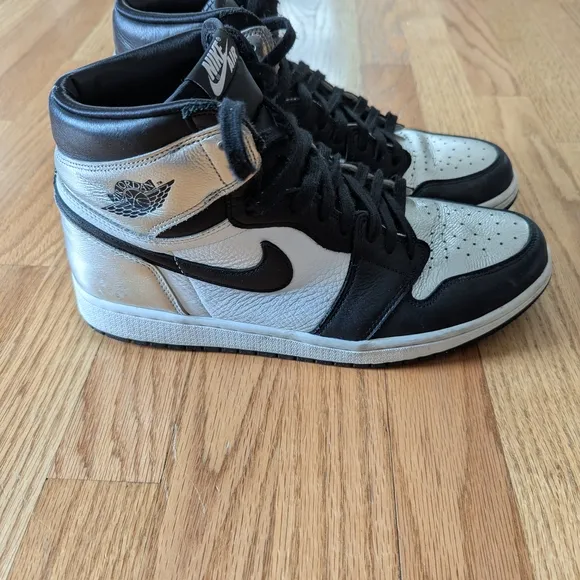 Nike Air Men's Black and Silver Sneakers