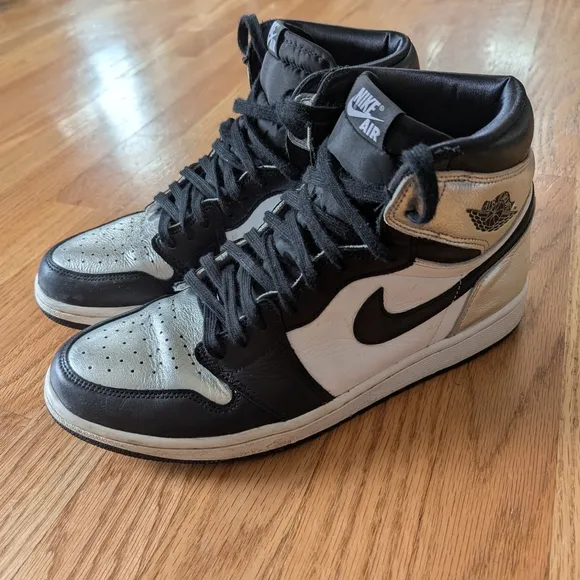 Nike Air Men's Black and Silver Sneakers