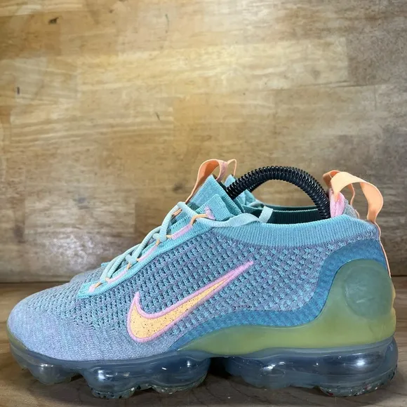 Nike Air VaporMax 2021 Flyknit Womens Size 8.5 Running Shoes Sneakers Light Dew