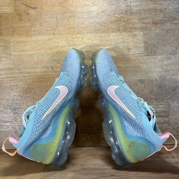 Nike Air VaporMax 2021 Flyknit Womens Size 8.5 Running Shoes Sneakers Light Dew