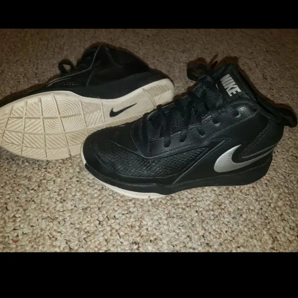 Nike basketball 13  sneakers (little kid)