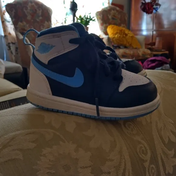 Nike Black and Blue Sneakers High-Top Classic