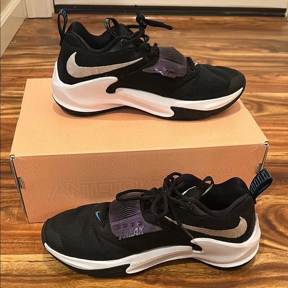 Nike Black and White Chunky Sneakers