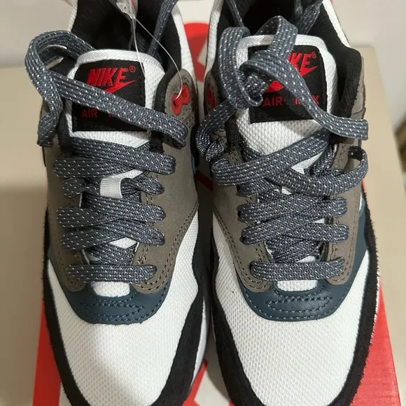 Nike Black and White Sneakers Athletic Design