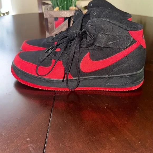 Nike Black/Red AF1 Sneakers custom Design