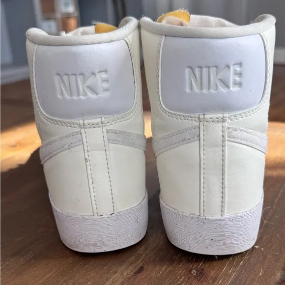 NIKE Blazer '77 Next Nature Mid Sail White and Gray High-Top Sneakers