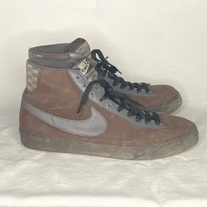 NIKE Blazer Hi Premium dark cider high tops 2008 SIZE 10.5 sneakers Nubuck