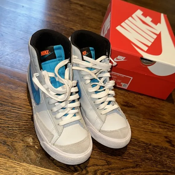Nike Blazer Mid '77 GS 'Pure Platinum Laser Blue’ Worn Few Times