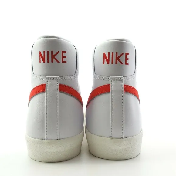 Nike Blazer Mid 77 Womens Size 10.5 White Habanero Red Sail CZ1055 101 Mens 9