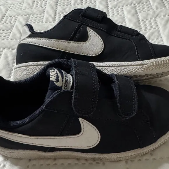 Nike Court Royale Velcro Closures 10.5C Preschooler Sneakers Running Shoes Sport