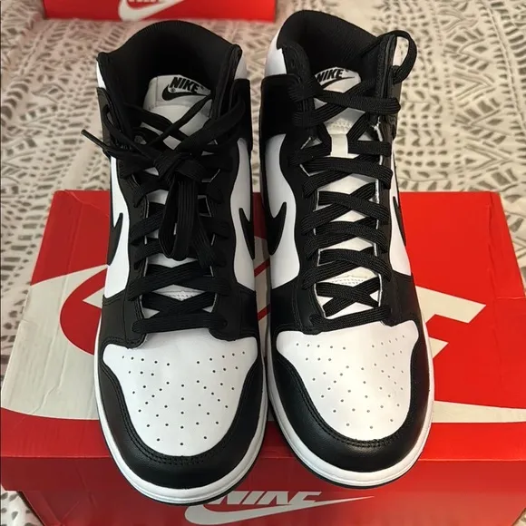 Nike DUNK HI RETRO Black and White Sneakers NEW in the box