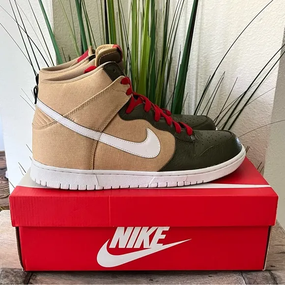 Nike Dunk High Green Beige Sneakers