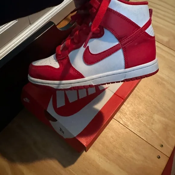 NIKE DUNK HIGH (PS)WHITE/UNIVERSITY REDBLANC/UNIVERSITE ROUGE