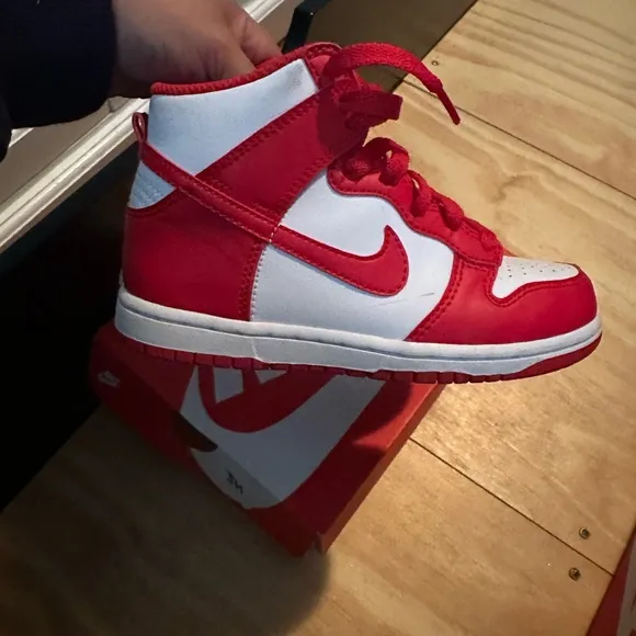 NIKE DUNK HIGH (PS)WHITE/UNIVERSITY REDBLANC/UNIVERSITE ROUGE