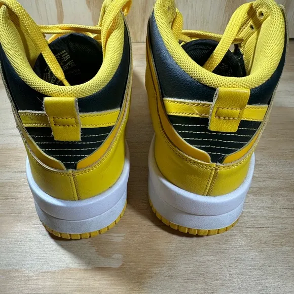 Nike Dunk High Up Varsity Maize Yellow and Black Sneakers Women’s Size 9