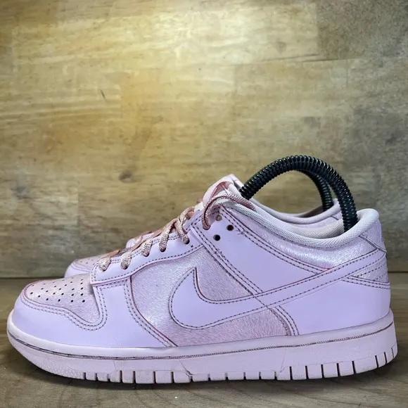 Nike Dunk Low SE Womens Size 6.5 (5Y) Shoes Sneakers Prism Pink 921803-601