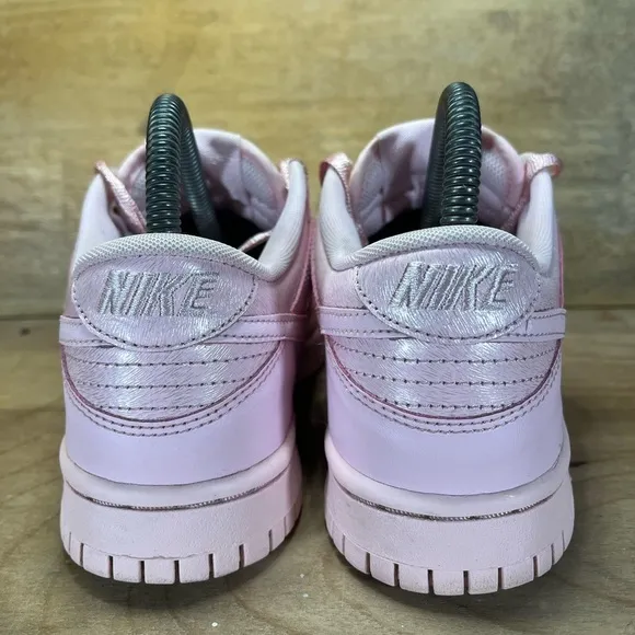Nike Dunk Low SE Womens Size 6.5 (5Y) Shoes Sneakers Prism Pink 921803-601