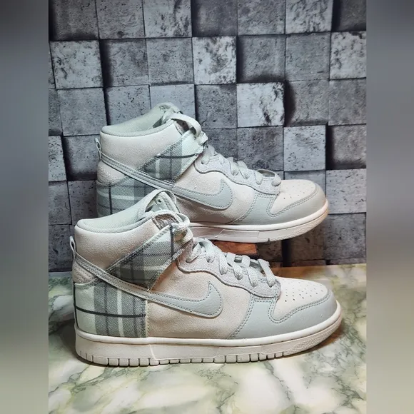 Nike Dunk SE High Mint Plaid Boy's Size 6.5 Y  ..