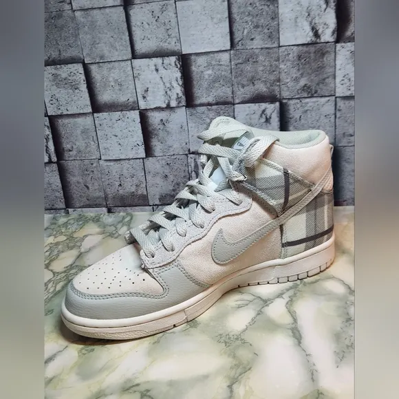 Nike Dunk SE High Mint Plaid Boy's Size 6.5 Y  ..