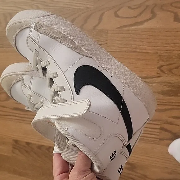 Nike girls high sneakers